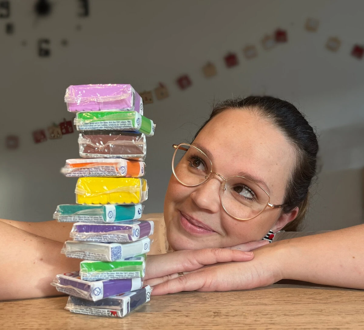 Hana Pollak, ustvarjanje iz umetnih mas