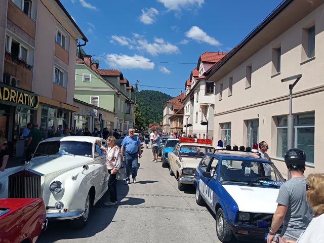 18. mednarodno turistično srečanje starodobnikov Zagorske doline v Litiji navdušilo obiskovalce
